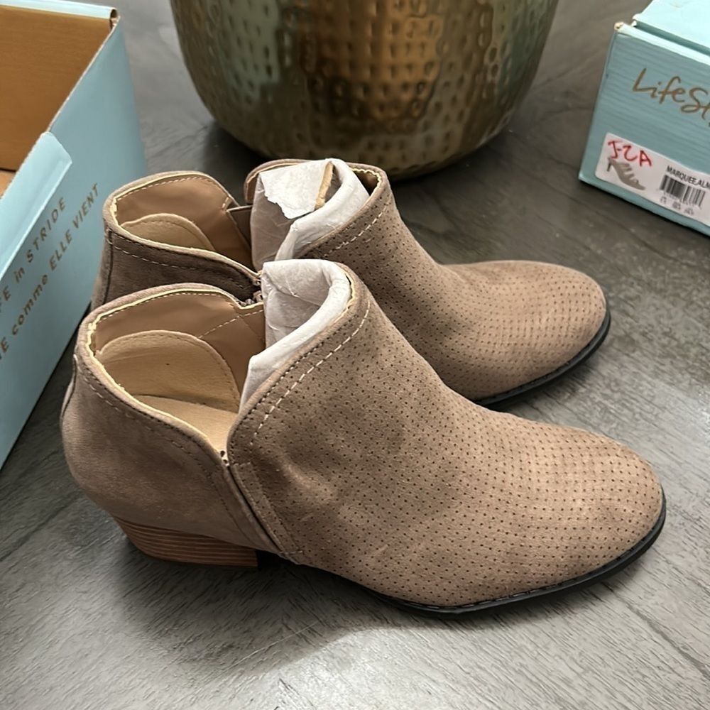 LifeStride Women's Blake Block Heel Ankle Boot - Picture 6 of 12